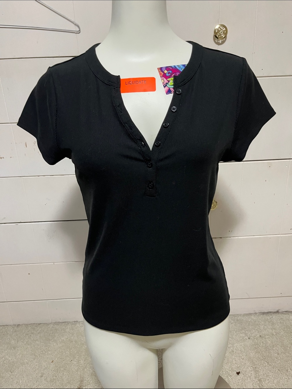 Aeropostale Black Short-Sleeve Henley Tee - Picture 5 of 8